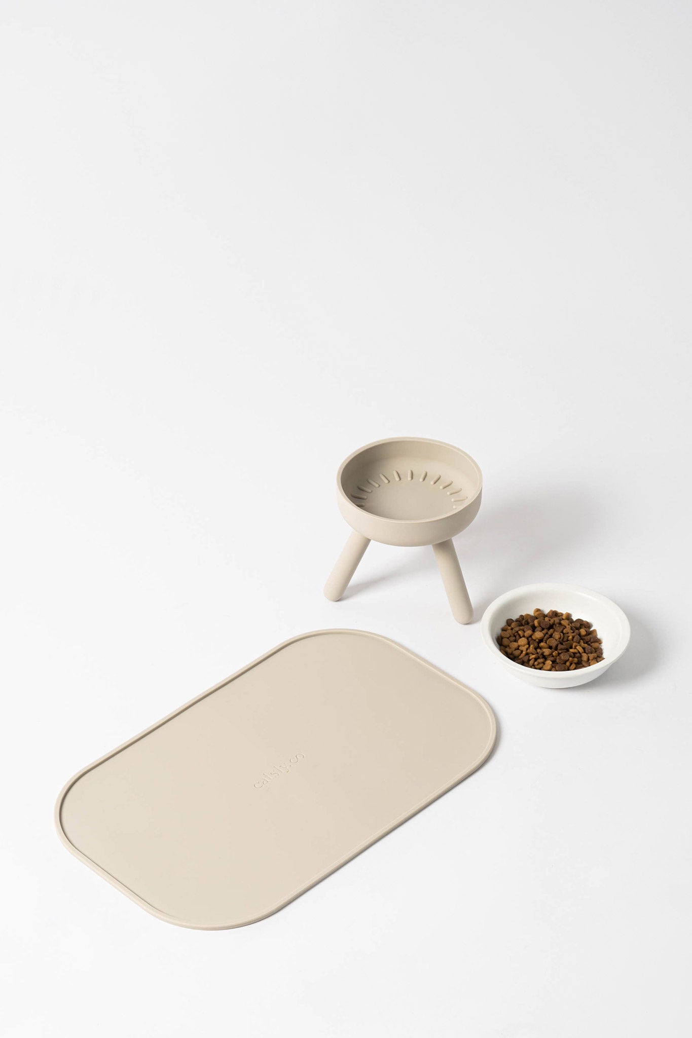 cat feeder set