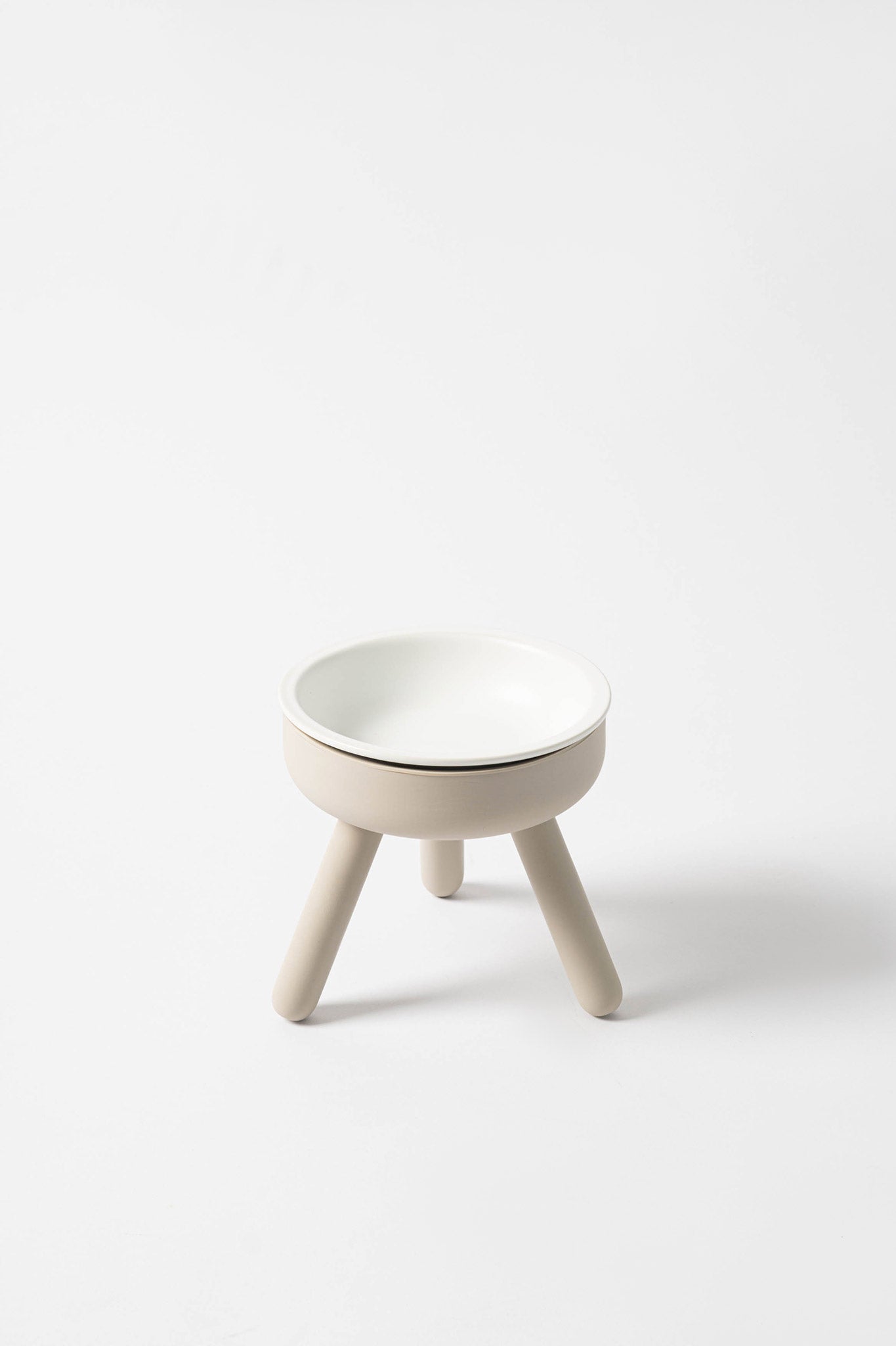 minimal cat bowl and stands